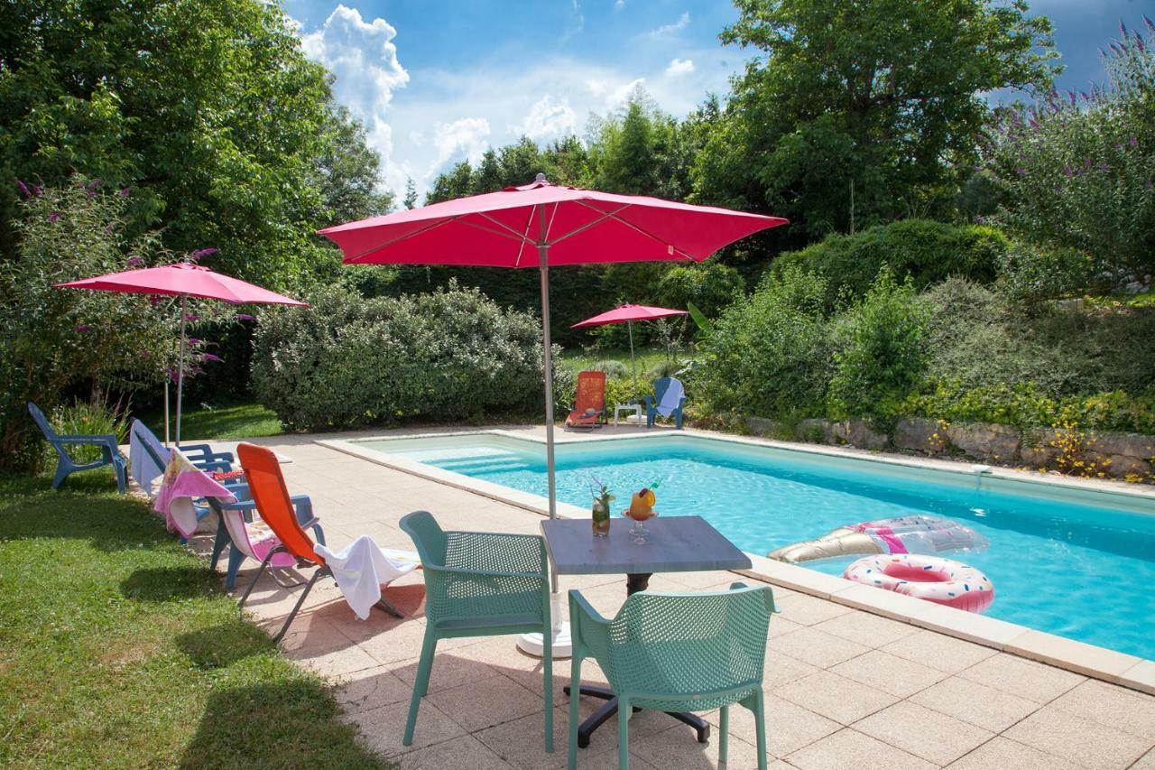 Le Lion D'Or Hotel Manzac-sur-Vern Exterior photo