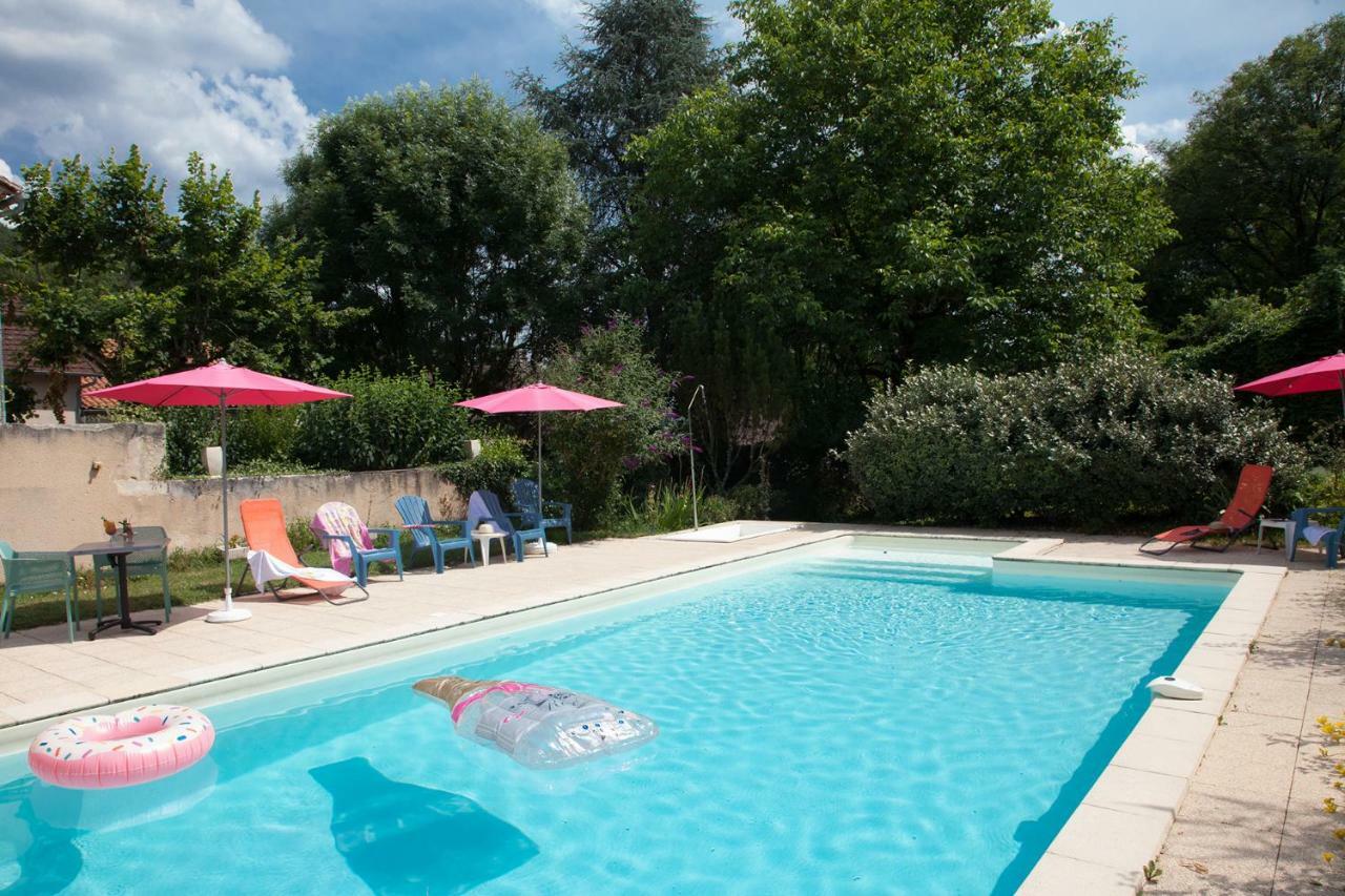 Le Lion D'Or Hotel Manzac-sur-Vern Exterior photo
